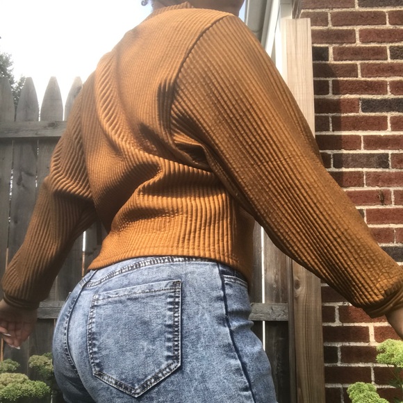 Sweater - Picture 5 of 5